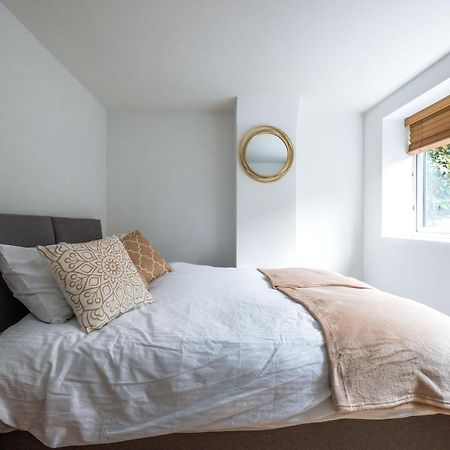 Cosy Flat In Free Parking Area, Next To Bus Stop Hove Exterior foto