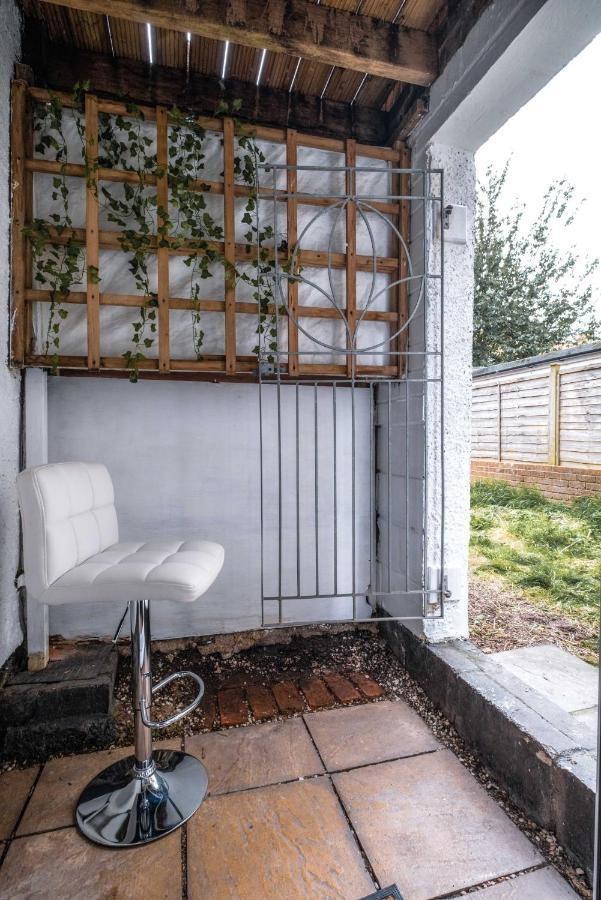Cosy Flat In Free Parking Area, Next To Bus Stop Hove Exterior foto