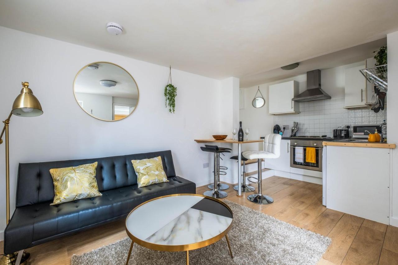 Cosy Flat In Free Parking Area, Next To Bus Stop Hove Exterior foto