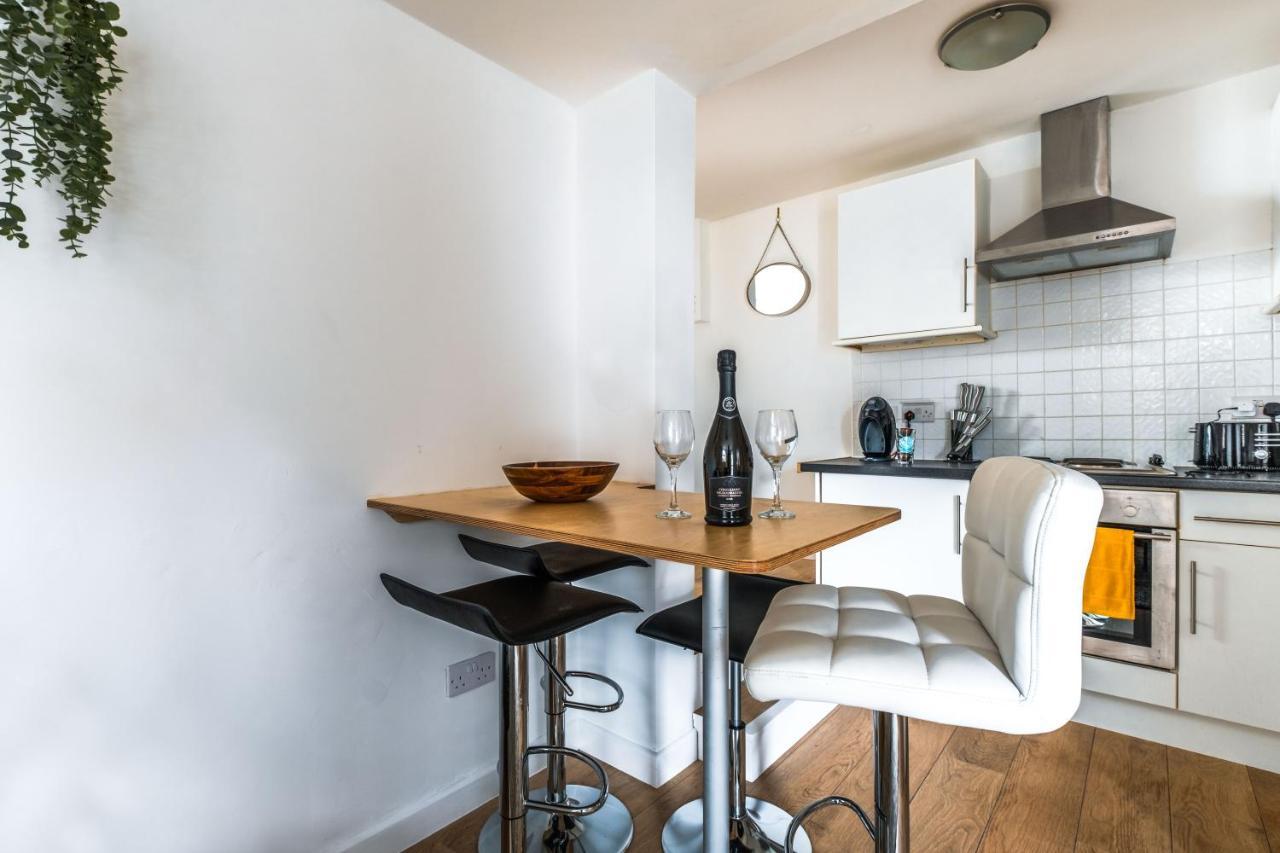 Cosy Flat In Free Parking Area, Next To Bus Stop Hove Exterior foto