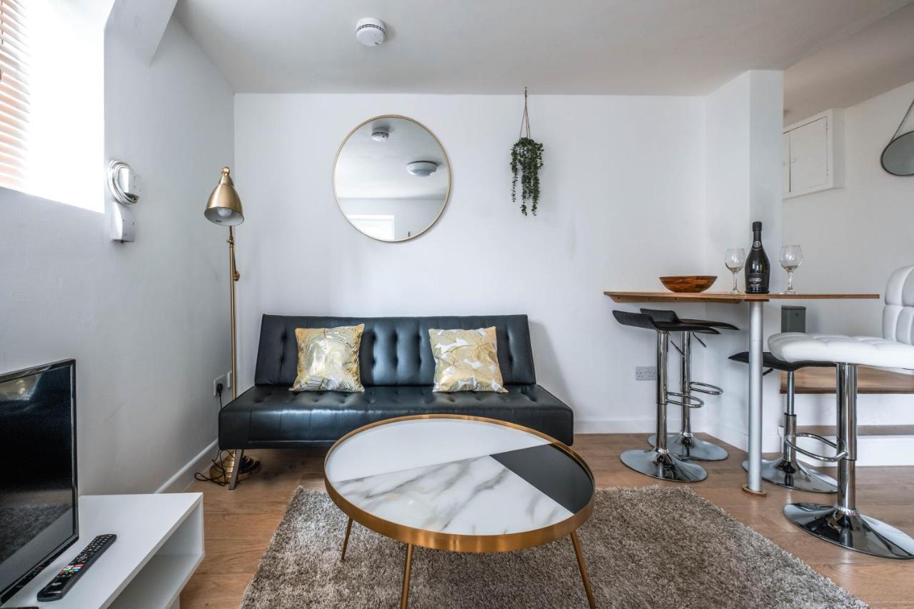 Cosy Flat In Free Parking Area, Next To Bus Stop Hove Exterior foto